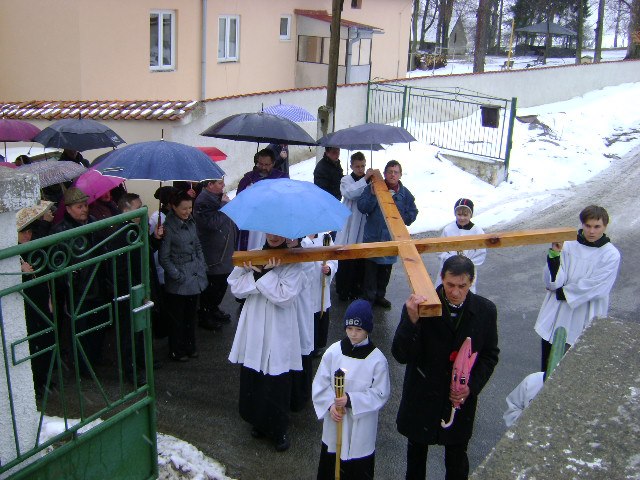 Krížová cesta sa pomaly zakončuje
